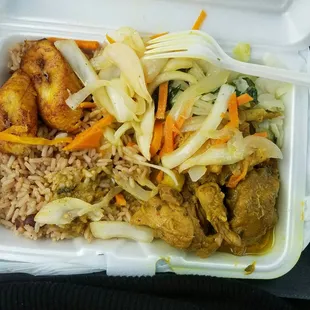 Omg....when I say delicious. Curry ain't never tasted this good. Added a little extra onion on top of my order. Big up to the chef!