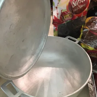 A small duchie pot.