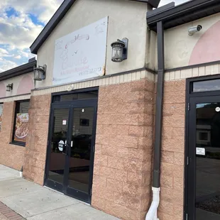 Looks closed up but is def open