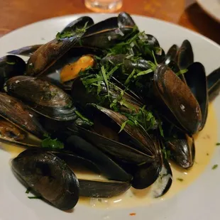 Moules Frites (the frites are on a separate plate and I forgot to take a photo)