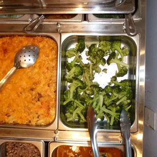 broccoli, baked mac &amp; cheese