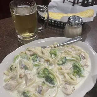 Fettuccine Alfredo with chicken and broccoli, a sorry excuse for garlic, bread, and beer!