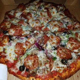 Carinis deluxe pizza...