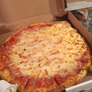 Rubbery cheese, lukewarm pizza...and the cheese is falling off! Wtf?!