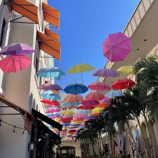 Plaza( outdoor seating )