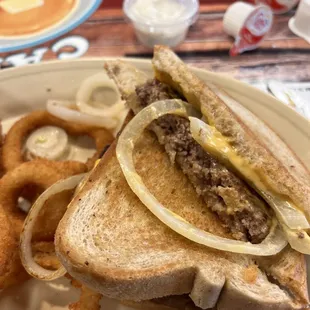 Patty melt w/onion rings &amp; side of ranch
