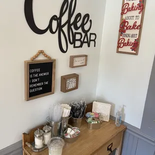 Condiment bar for da coffees