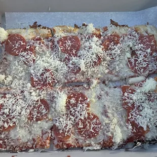 6 slices with pepperoni
