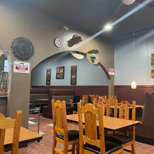 The tables and decoration is beautiful.