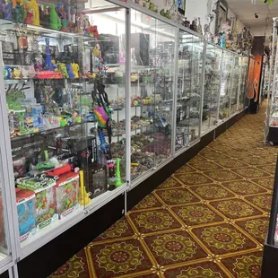 Huge diversity of glass &amp; silicone pieces, including name brands! Send us a message for any questions:)