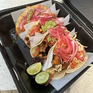 Tacos de pescado, surf &amp; turf, marlin