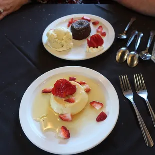 Desserts of flan and chocolate cake.