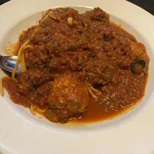 Spaghetti meatballza