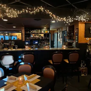 the bar and dining area