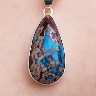 Bisbee turquoise pendant, finished!