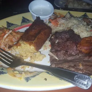 Sorry, dug in and had to stop to snap a shot of the glory. Plato Tipico