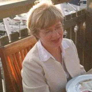 Gwen B.