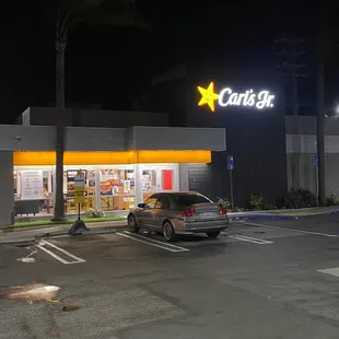 Trash food &amp; customer service. 9:15PM November 24th 2021