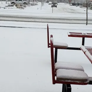 Outside seating.... brrrrrr