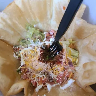 Filling for taco salad only an inch deep. Sad.