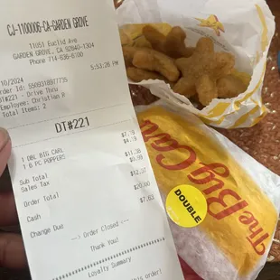 Ordered jalapeño poppers and these people bagged chicken nuggets . I&apos;m in a hurry sit down to eat at home before I start my other shift .