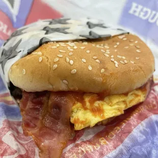 The Breakfast Burger (TikTok: @justandyvu)