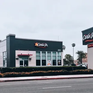 the outside of the restaurant