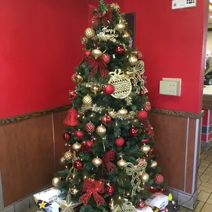 Carl's Christmas tree. Festive. :)