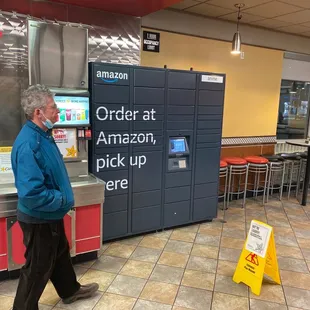 New Amazon locker "anime"!. Pick your food and order.