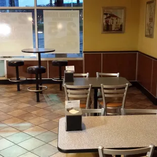 Another section of dinning room