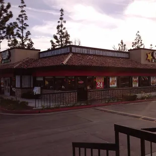 the outside of a restaurant