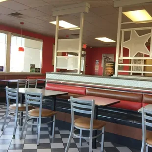 2:45pm on a Tuesday.  Nice &amp; quiet.