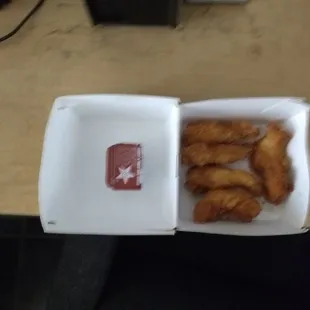 Carl&apos;s Jr 5 piece chicken tender meal. Look how small