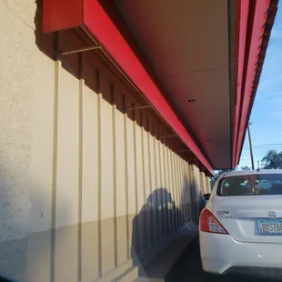 Easy 2 see from Broadway.