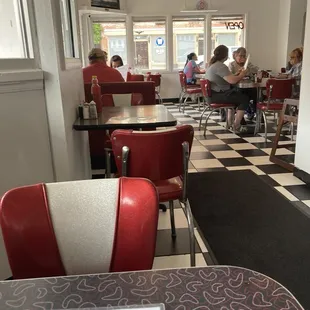 sushi and sashimi, interior