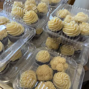 Hawaiian Chantilly Brownies