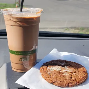 16oz iced mocha &amp; molasses cookie (9/13/23)