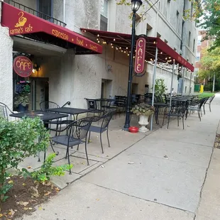 Opposite view of the establishment.