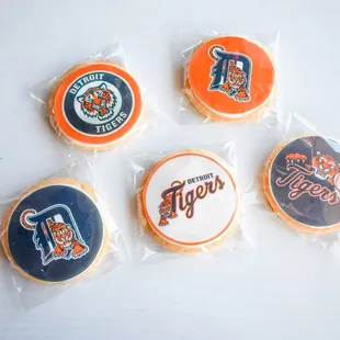 *custom order* or preorder - company logos, School mascots, individual teams - sugar graphic cookies - email us for more info!