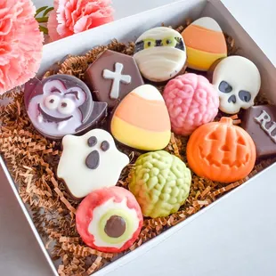 *seasonal availability* or preorder - chocolate oreo cookies - Halloween edition