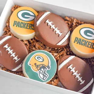 *seasonal availability* or preorder - football sports game day chocolate oreos customizable