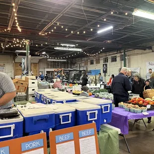 people shopping for produce