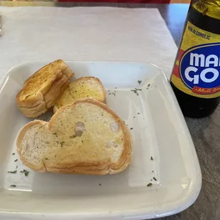 Pan con mantequilla  (Bread with butter)