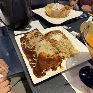 Burro enchilado, churro fries