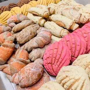 a variety of cookies