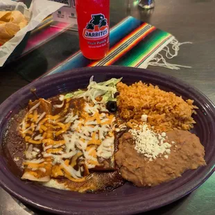 a plate of mexican food