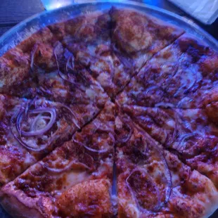 One very tomato sauce less  pizza.       Friends bragged     he lefts apologizing for the slack service and so so good