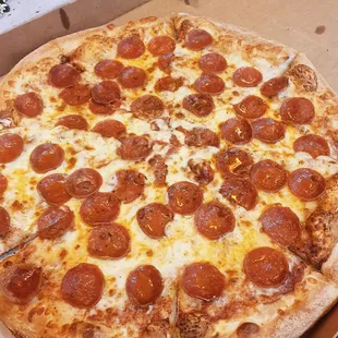 18&quot; Pepperoni Pizza
