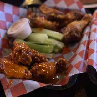 chicken, fried chicken wings, poultry, bbq wings, bbq chicken, food, fried chicken, chicken wings, chicken wings and fried chicken