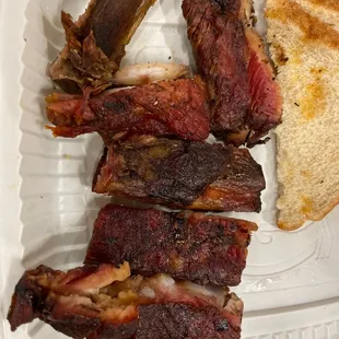 These are the ribs. I ate one. On the end there. Little short end pieces
